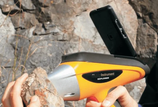 Handheld_XRF_Analyzer_001